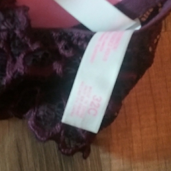 Burgundy VS bra - Picture 2 of 2